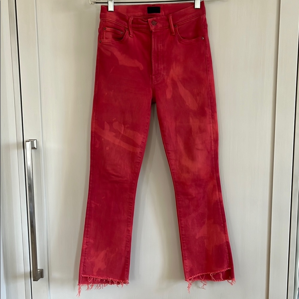 EUC Mother pink wash denim The Insider Crop
Step Fray jeans. Raw hem